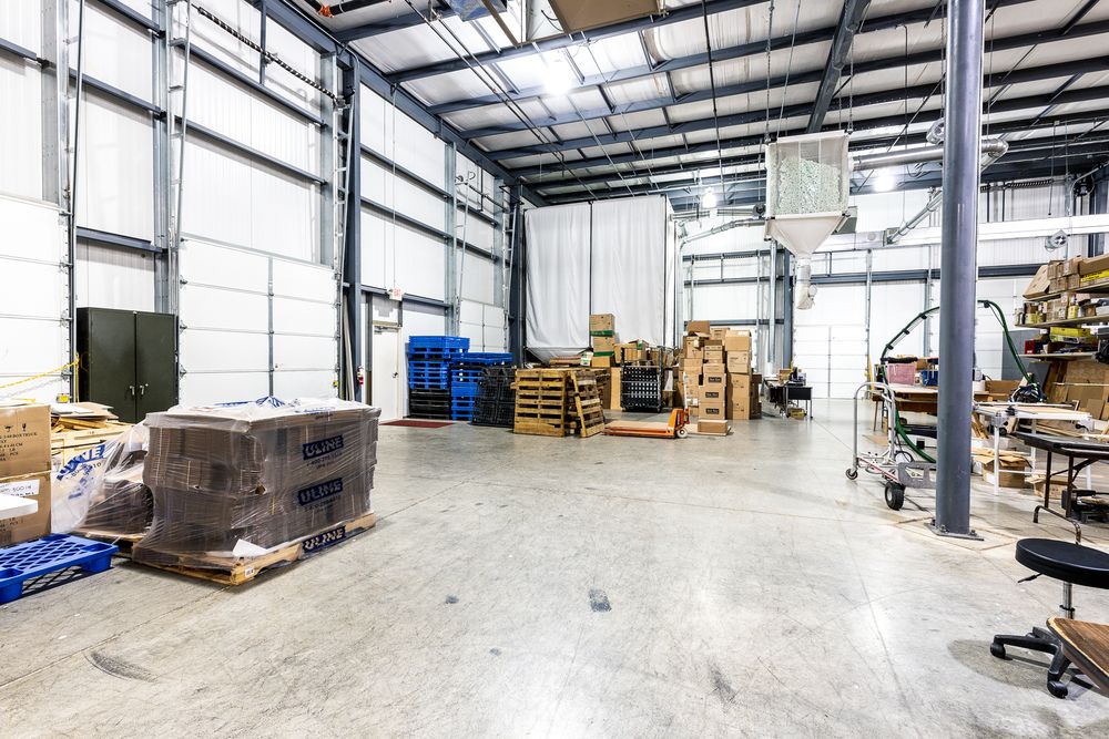 FOR SALE - 3005 Old Lawrenceburg Road : 3005 Old Lawrenceburg Road (just off U.S. 127), Frankfort, KY 40601